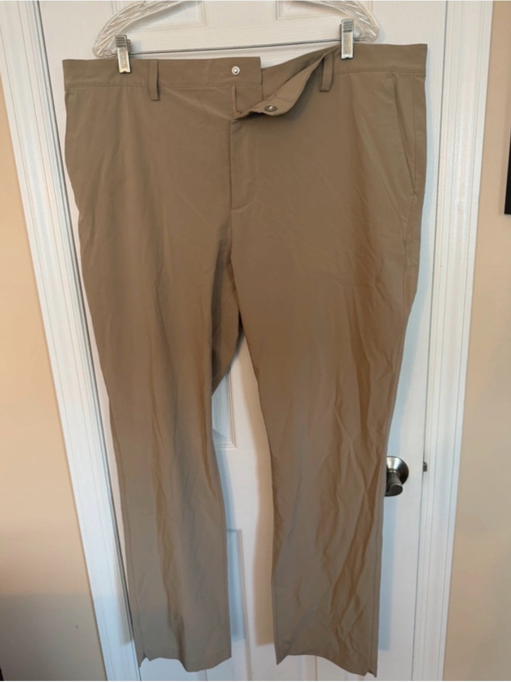 Vineyard Vines Men's Tan Chinos